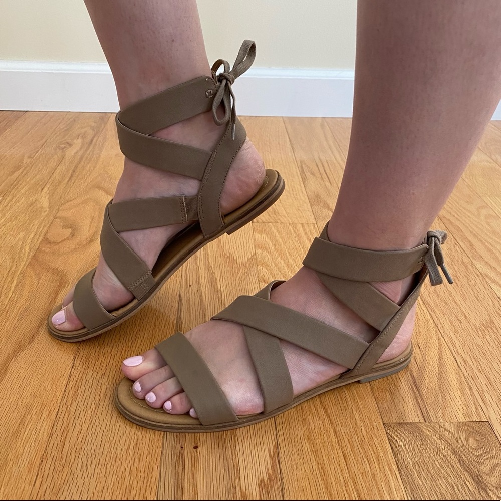 Lucky Brand Tan Sandal